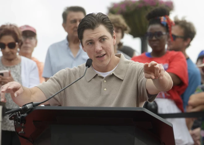 Par karjeras noslēgšanu paziņo ASV hokejists Ošī