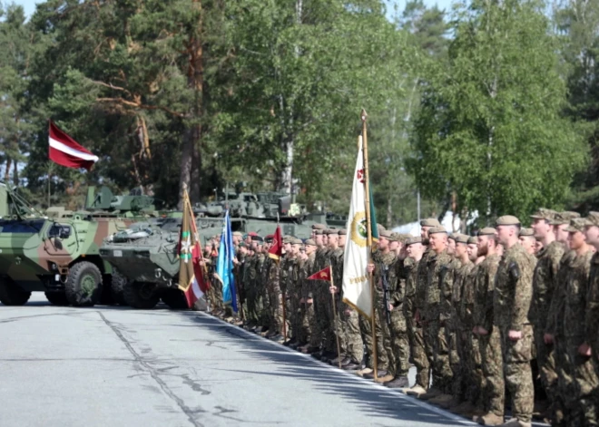 Mazāk nekā puse pērnā gada iesaukuma VAD karavīru paliks profesionālajā dienestā