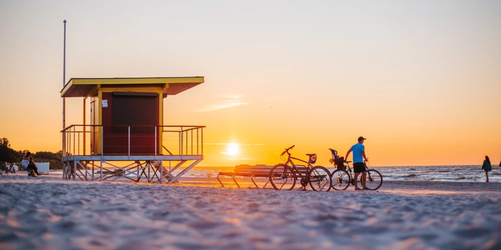 Jūrmalas pludmales: dažādas pasaules