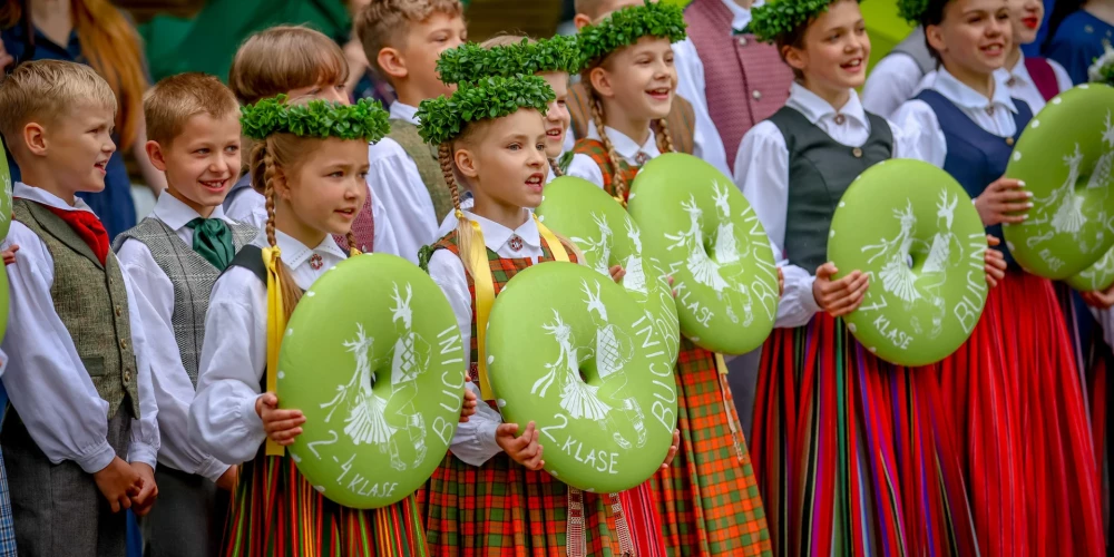 Svētku dalībnieku apgleznotās pērles nonākušas Rīgā. 