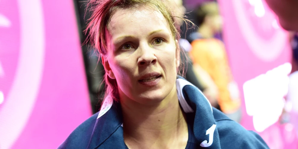 Laura Skujiņa-Shmedova savulaik bija viena no labākajām Latvijas brīvās cīņas cīkstonēm, bet tagad trenē bērnus un ir izveidojusi savu sporta klubu.