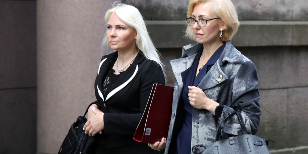 Partijas "Latvijas Krievu savienība" pārstāves Jeļena Osipova (no kreisās) un Jekaterina Stehnovska-Slavska.