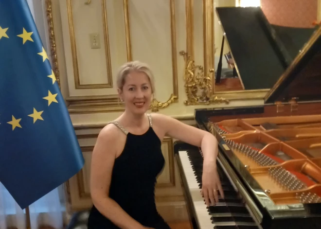 Latviešu pianiste Erliha Ņujorkā aizkustina publiku ar Lūcijas Garūtas klavierdarbiem