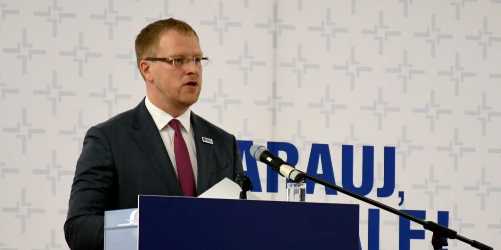 Партия действующего мэра Даугавпилса Андрея Элксниньша Sarauj, Latgale! добилась доминирующего результата на муниципальных выборах 2025 года.