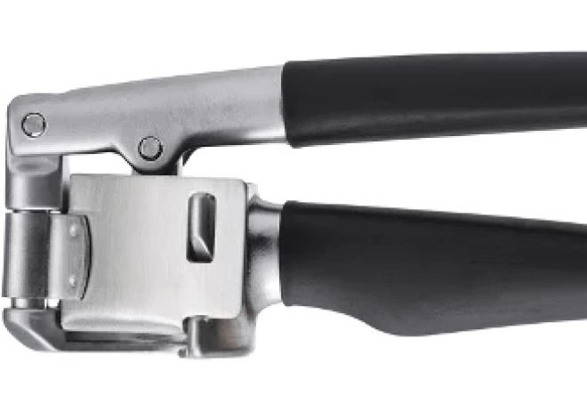 IKEA atsauc no tirdzniecības 365+ VÄRDEFULL ķiploku spiedi melnā krāsā