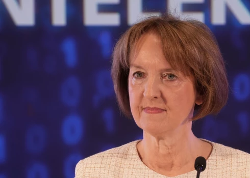 Viedās administrācijas un reģionālās attīstības ministre Inga Bērziņa piedalās Mākslīgā intelekta centra dibināšanas pasākumā.