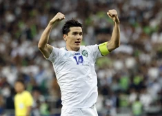 Uzbekistānā pēc iekļūšanas Pasaules kausā sākas valsts svētki. Uzreiz pēc mača stadionā iebrauc dāvanas varoņiem