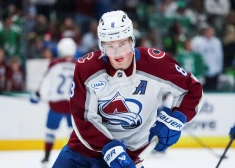 Kolorādo "Avalanche" hokejists Keils Makars otro reizi karjerā atzīts par NHL sezonas labāko aizsargu
