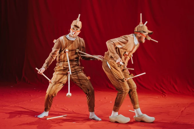 Ar divām izrādēm 3. un 4. septembrī festivālu atklās Glāzgovas mākslinieku Rozanas Keid un Ivora Makeskila “Pinokio radīšana” (Making of Pinocchio).