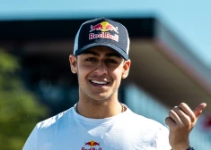 17 gadus vecs formulu braucējs saņēmis "Red Bull" pieprasīto superlicenci un tagad drīkst braukt F-1