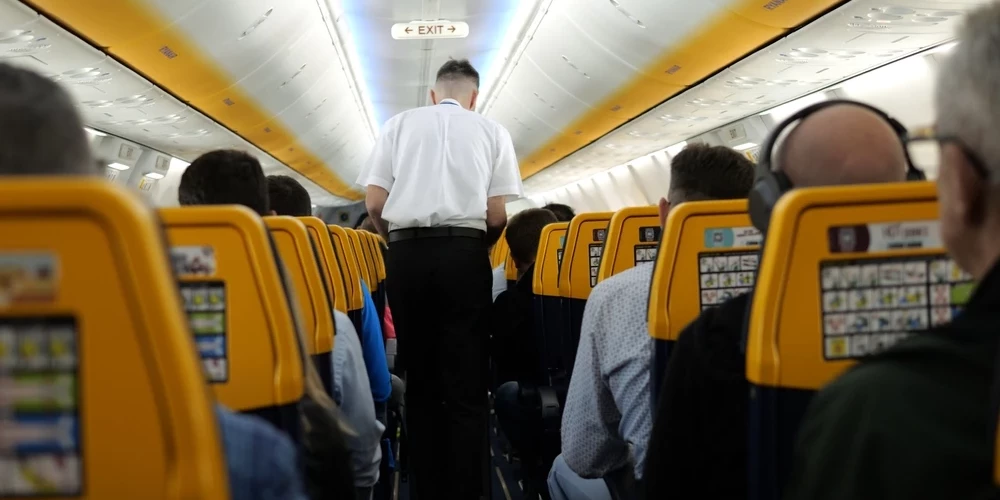 В самолете Ryanair лучше сидеть тихо.