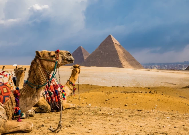 Drošības vārdā pie Ēģiptes piramīdām aizliedz ļoti senu tradīciju