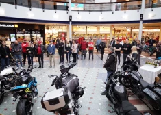 FOTO: apbalvo konkursa "Latvijas Gada motocikls 2025" uzvarētājus