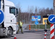 Lai mazinātu rindas pie Latvijas robežas, no 1. oktobra autovadītājiem būs iepriekš jāreģistrējas tiešsaistē