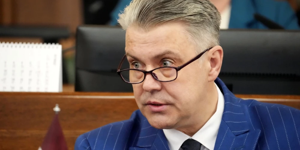 Juris Jansons pagaidām neplāno atkāpties no tiesībsarga amata.