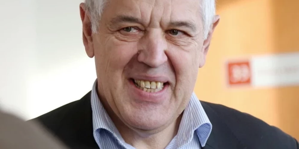 Александр Гапоненко обвиняется в публичных призывах нанести ущерб безопасности Латвии.