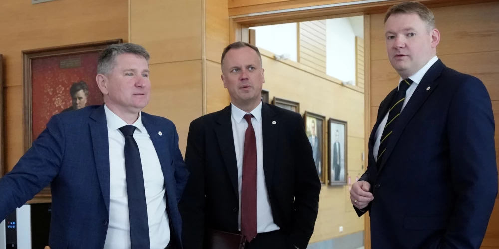 Partiju "Progresīvie", Nacionālās Apvienības "Visu Latvijai!-Tēvzemei un Brīvībai/LNNK", "Jaunā vienotība" un "Apvienotais saraksts" pārstāvju tikšanās Rīgas domē, kurā pārrunā koalīcijas izveidi.