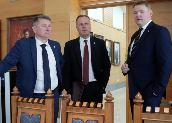 Partiju "Progresīvie", Nacionālās Apvienības "Visu Latvijai!-Tēvzemei un Brīvībai/LNNK", "Jaunā vienotība" un "Apvienotais saraksts" pārstāvju tikšanās Rīgas domē, kurā pārrunā koalīcijas izveidi.