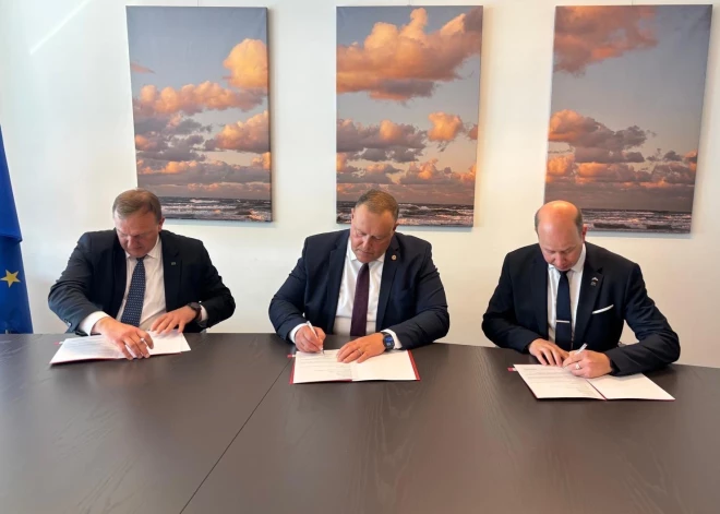 Разработали различные планы массовой эвакуации: министры внутренних дел Латвии, Эстонии и Литвы подписали важный меморандум