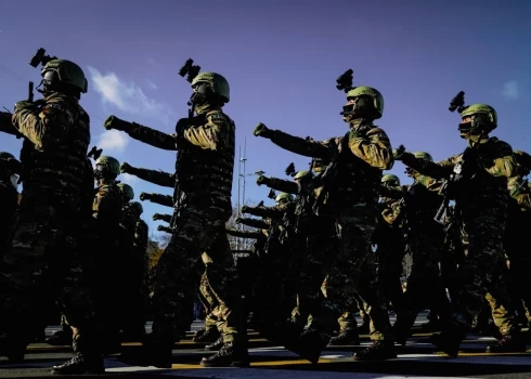 Военный парад в Бухаресте.