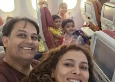 Skumjākais smaidīgais selfijs: ārstu pāris un viņu trīs mazie bērni tieši pirms “Air India” katastrofas