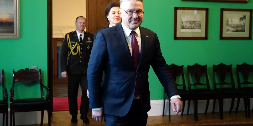 Tiesībsargs Juris Jansons tomēr neredz iespēju turpināt pildīt sava amata pienākumus un līdz pirmdienai iesniegs demisijas rakstu.