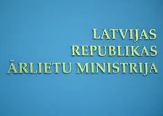 Сотрудница подала в суд на МИД за гендерную дискриминацию - хотела рожать в Брюсселе, но ее отозвали в Латвию