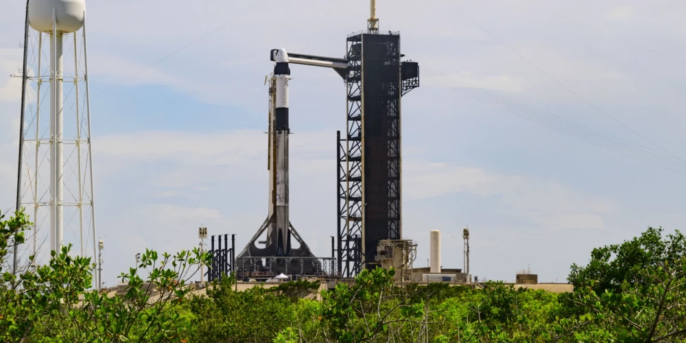 “Falcon 9” raķete.