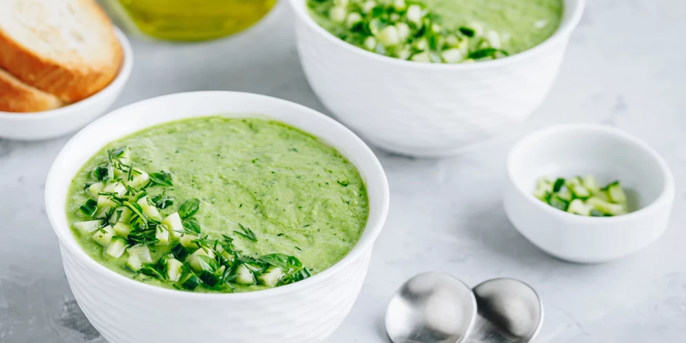 Aukstā salātu zupa