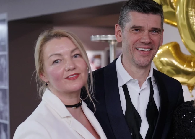 Mūziķis Kaspars Zemītis ar sievu Andu bijuši vedēji jau astoņās kāzās