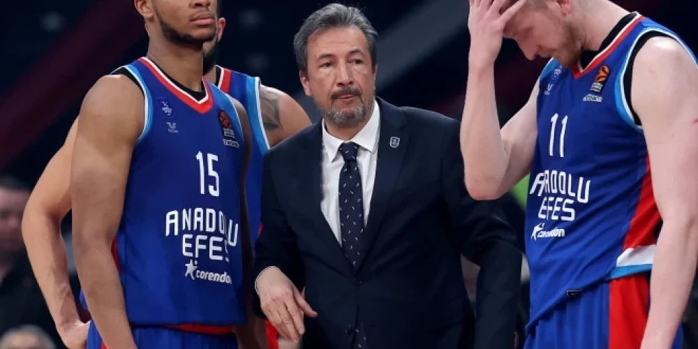 Lukas Banki vadītajai Stambulas "Anadolu Efes" sezona ir noslēgusies.