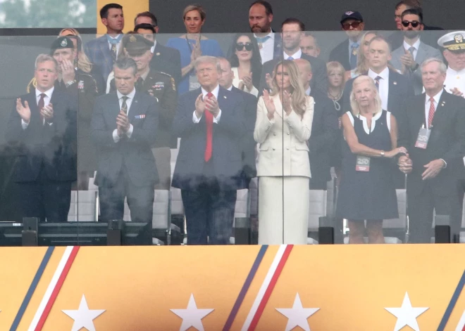 ASV armija svin 250. gadadienu ar grandiozu militāro parādi Vašingtonā.