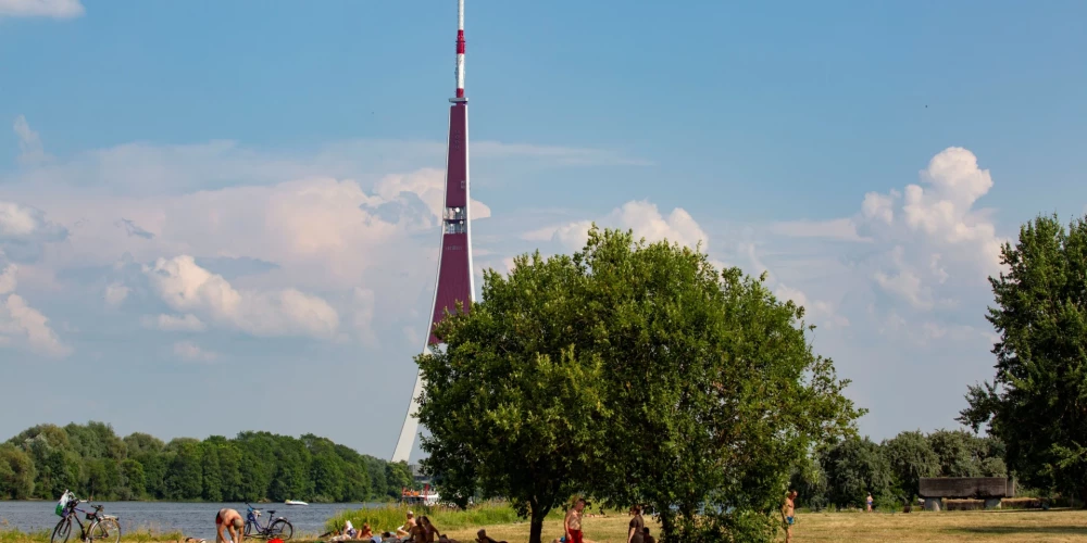 Peldsezona Rīgā atklāta.