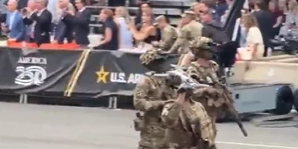 ASV armijas parāde raisa smieklus sociālajos tīklos.
