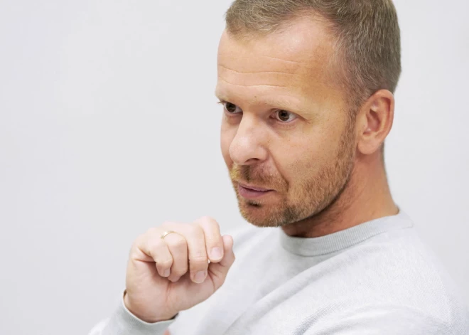 Rosļikovs nopelna pantu, par kuru pats balsojis