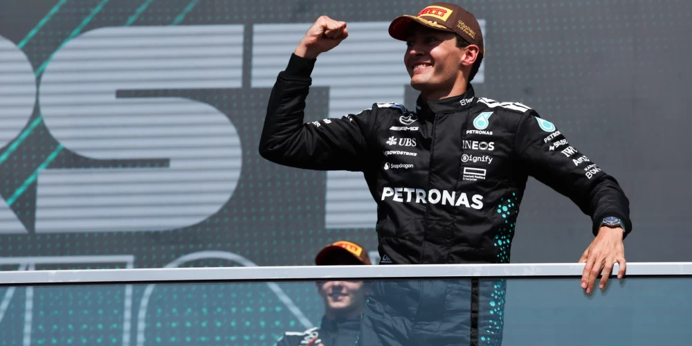 "Mercedes" pilots Džordžs Rasels svētdien uzvarēja Pirmās formulas (F-1) sezonas desmitā posma - Kanādas "Grand Prix" - sacīkstēm, tiekot pie pirmā panākuma šosezon, kamēr labāko trijnieku noslēdza viņa komandas biedrs Kimi Antonelli.
