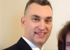 Mežā notverts vīrietis, kurš noslepkavoja ASV demokrātu politiķi Melisu Hortmani