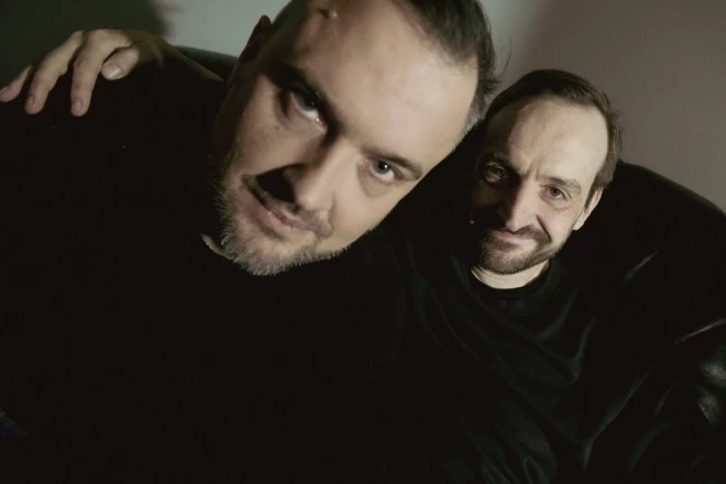 “Čipsis un Dullais” ir latviešu mūzikas duets, kas izpilda lielākoties romantiskas dziesmas žanrā, ko paši dēvē par "jaunā viļņa šlāgeri". Duetu veido dažādas Latvijas alternatīvās un rokmūzikas grupās pieredzējušie mūziķi Mārtiņš Ābols un Ģirts Strumpmanis.