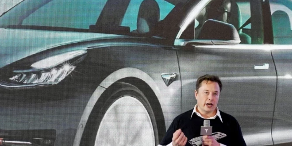 Zviedrijas pensiju fonds maija beigās pārdevis visas sev piederošās "Tesla" akcijas 13 miljardu kronu (1,1 miljards eiro) apmērā.
