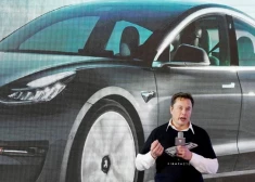 Zviedrijas pensiju fonds pārdevis sev piederošās "Tesla" akcijas miljarda eiro apmērā