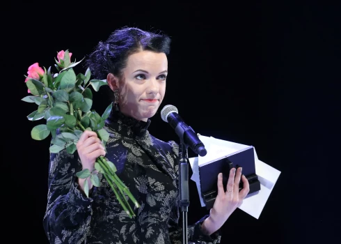 Liepājnieki par gada labāko aktrisi atzinuši Liepājas teātra aktrisi Agnesi Jēkabsoni.