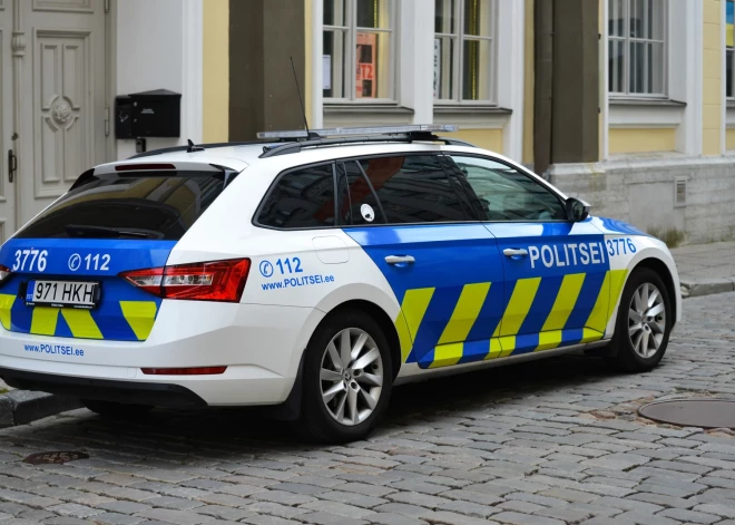 Igaunijā meklēšanā izsludināts Mareks; vīrietis, iespējams, Rīgā neoficiāli strādā bārberšopā