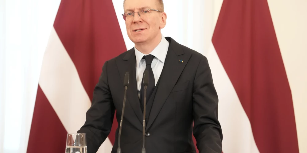 Valsts prezidents Edgars Rinkēvičs piedalās preses konferencē pēc tikšanās ar Igaunijas prezidentu  Rīgas pilī.