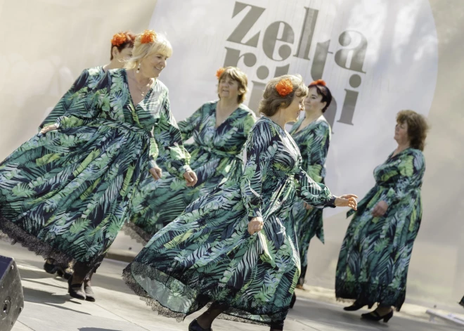 15. jūnijā Siguldas novada Morē ar dziesmām un dejām aizvadīts pirmais no “Zelta ritmu” tūres festivāliem.