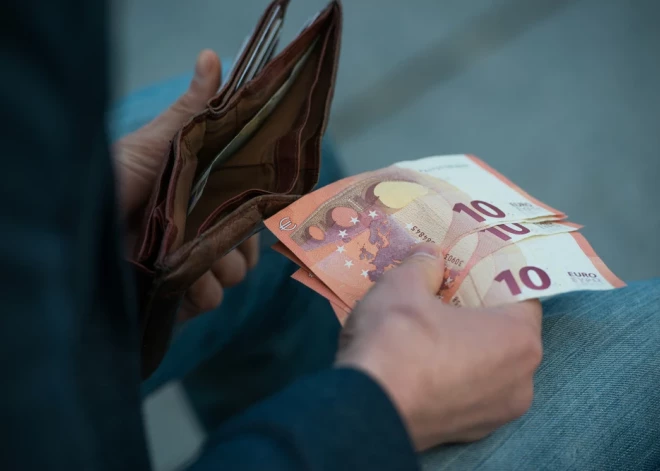 Наличке конец? Латвия стремительно идет в будущее без бумажных денег