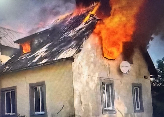 "Оставьте меня здесь, мне и так хорошо": 80-летний житель Сунишей не захотел, чтобы его спасали из горящей квартиры