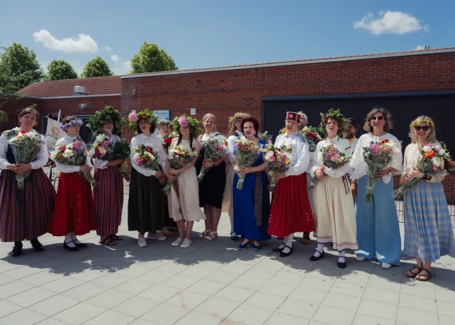 Amsterdamā izskanējuši pirmie "Diegabikšu Dziesmusvētki"