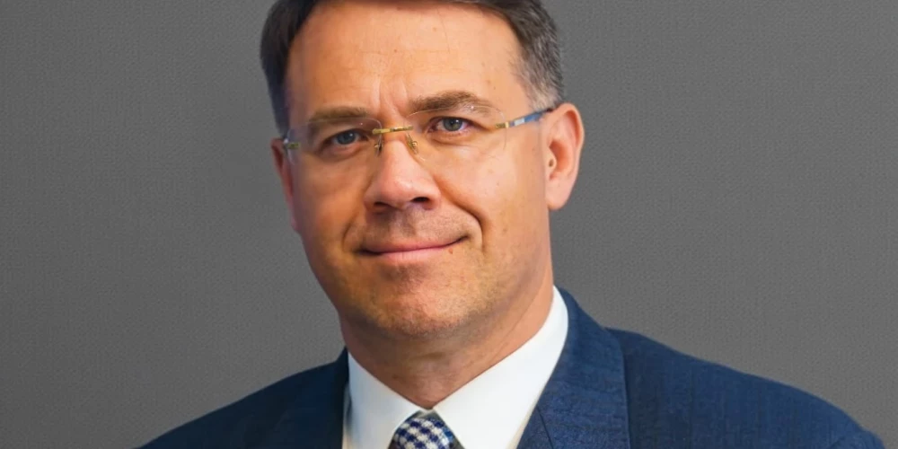 Zvērināts advokāts, tiesību zinātņu doktors Artis Stucka.