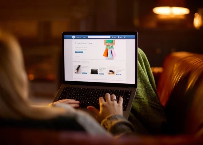 Pētījums: Latvijas iedzīvotāji tiešsaistē iepērkas visbiežāk vakaros