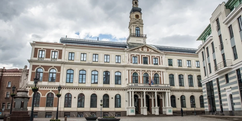 Сейчас у председателя Рижской думы два заместителя, но положение предусматривает, что в дальнейшем будет три.